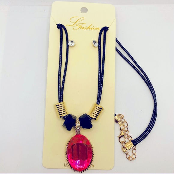 Chocker pink with Crystals and Crystal Earrings! - Picture 7 of 12